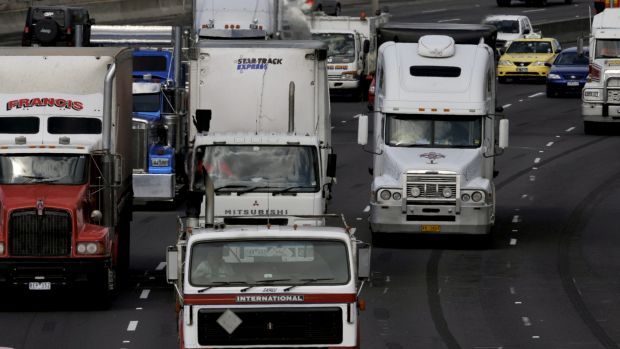 Trucks will be banned from the far-right lane of the Monash Freeway during a nine-month trial.