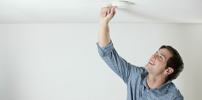 testing_smoke_alarm_iStock_cropped.jpg