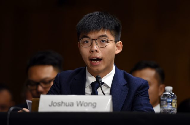 香港众志秘书长黄之锋（图片来源：OLIVIER DOULIERY/AFP/Getty Images）